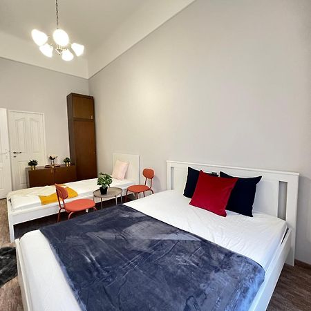 Baross Apartment With Convenience And Style Boedapest Buitenkant foto