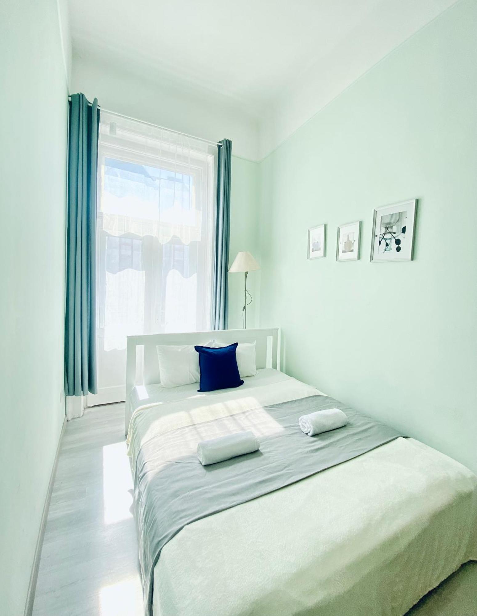 Baross Apartment With Convenience And Style Boedapest Buitenkant foto